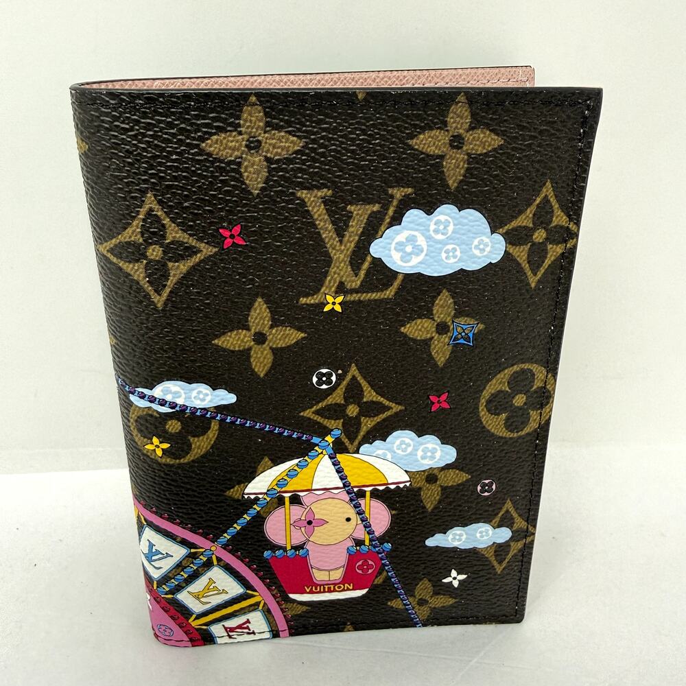 Louis Vuitton Limited Edition Passport Cover Christmas Animation Mono Pink Rare